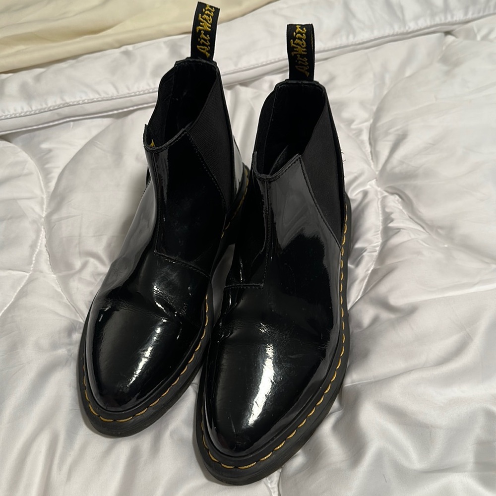 Dr. Martens Patent pointed toe Chelsea boots- 8